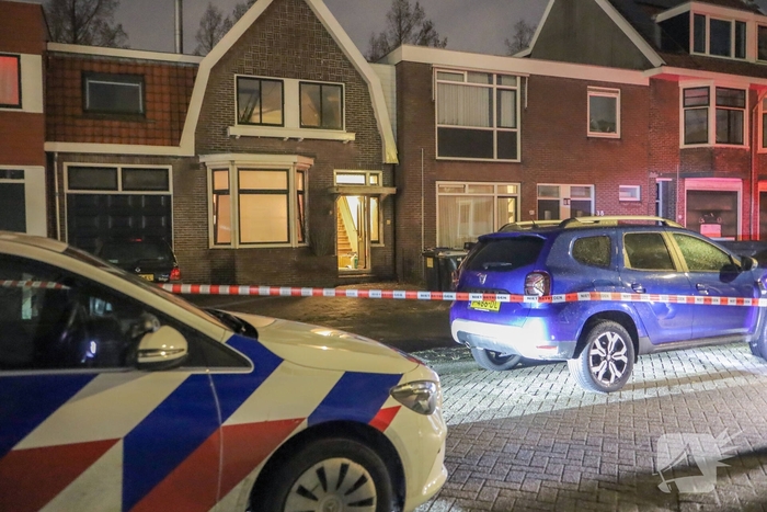 Explosie verwoest voordeur woning