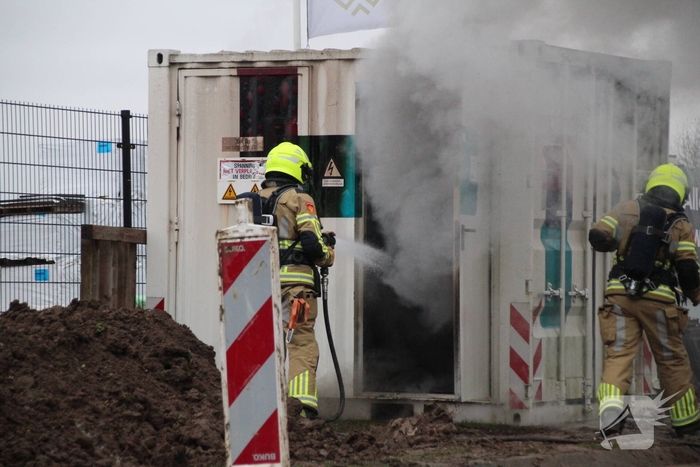 Honderden huishoudens zonder stroom door gebouwbrand
