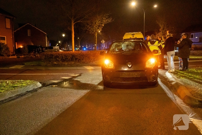 Dronken man geschept door auto