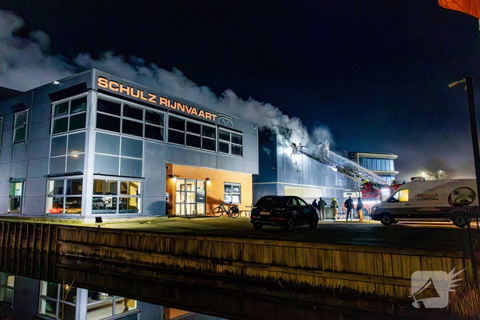 Zeer grote brand in industriegebouw vereist grootschalige inzet