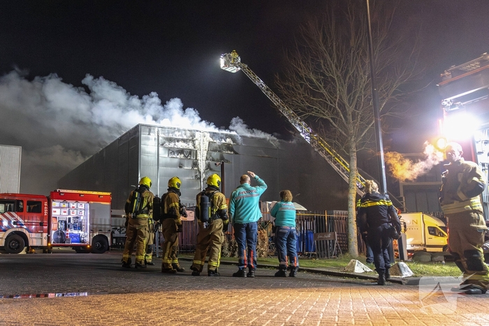 Zeer grote brand in industriegebouw vereist grootschalige inzet