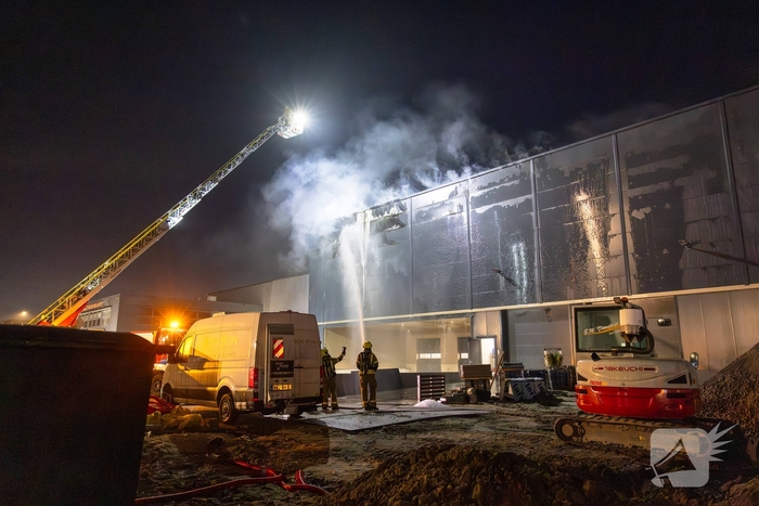 Zeer grote brand in industriegebouw vereist grootschalige inzet