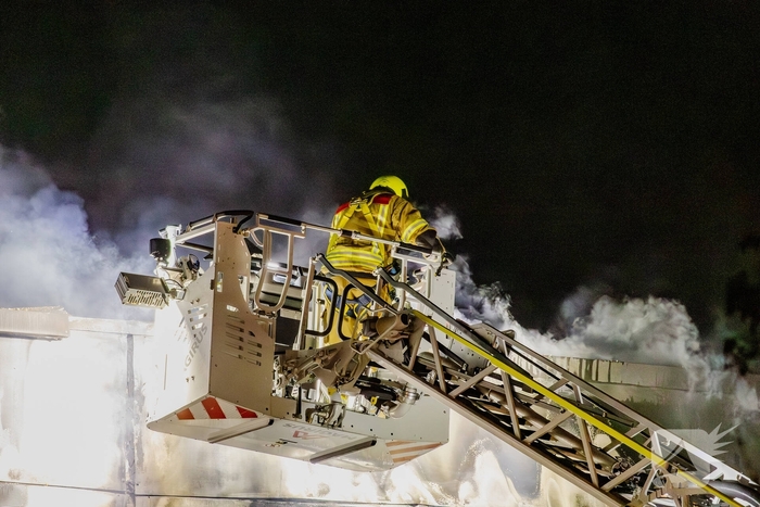 Zeer grote brand in industriegebouw vereist grootschalige inzet