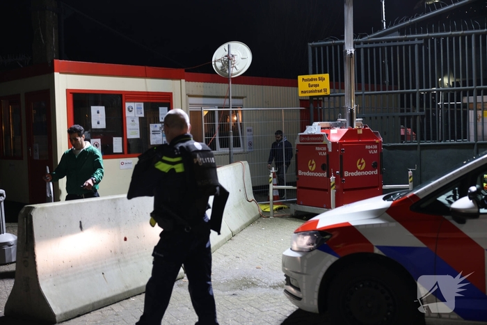 Steekincident op vluchtelingenboot leidt tot gewonde