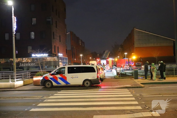 Grote woningbrand leidt tot evacuatie en rookinhalatie
