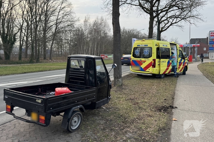 Botsing tussen piaggo en personenauto