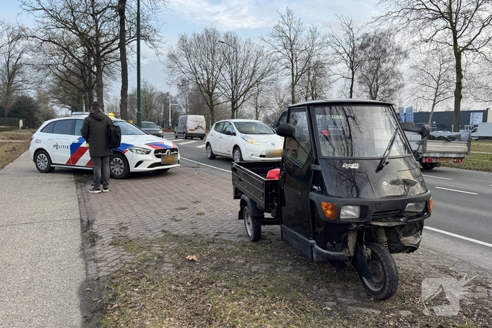 Botsing tussen piaggo en personenauto
