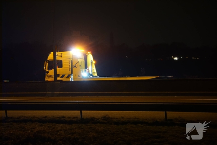 Aanrijding op snelweg leidt tot ziekenhuisopname