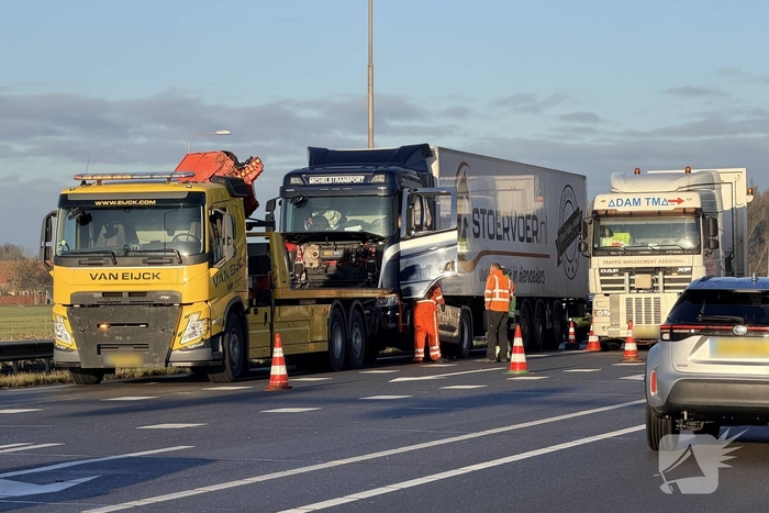 Defecte vrachtwagen veroorzaakt verkeershinder