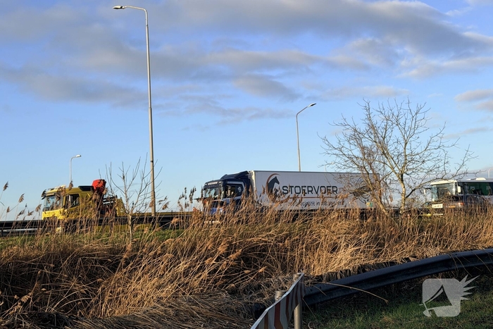 Defecte vrachtwagen veroorzaakt verkeershinder