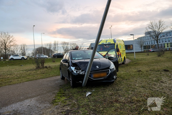 Bestuurder raakt onwel tijdens rijden