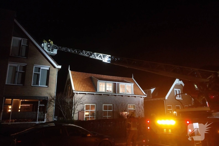 Schoorsteenbrand in woning trekt veel bekijks