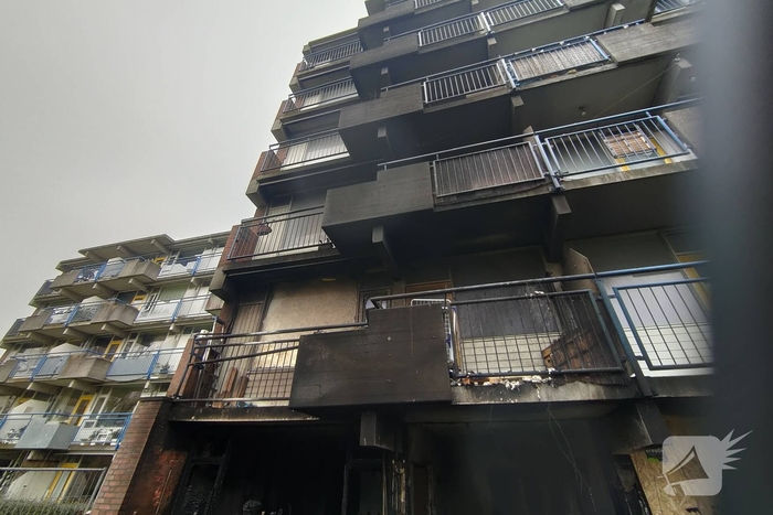Grote woningbrand verwoest appartement