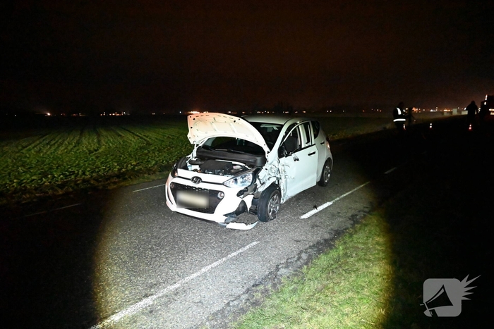 Frontale aanrijding tussen tractor en auto