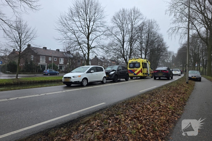 Auto-ongeluk leidt tot ambulance inzet
