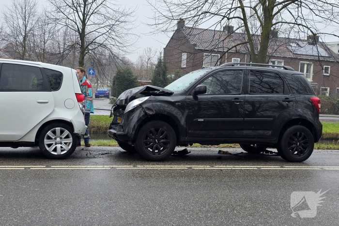 Auto-ongeluk leidt tot ambulance inzet