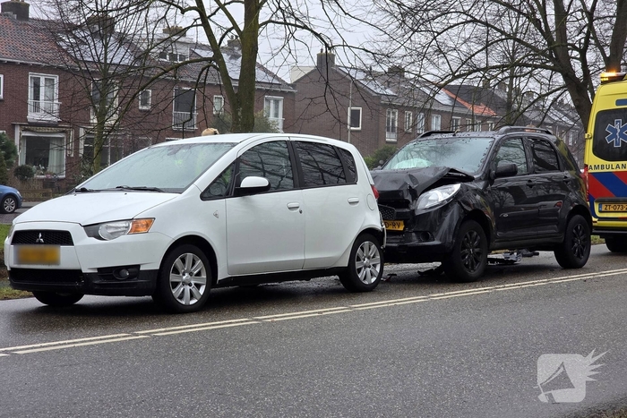 Auto-ongeluk leidt tot ambulance inzet