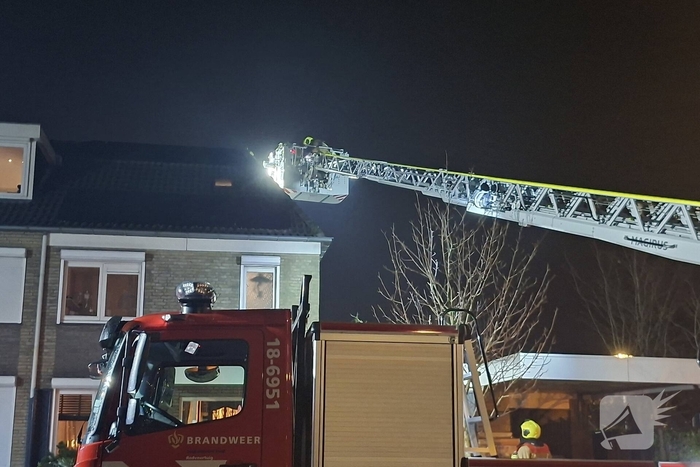 Brand in schoorsteen woning onder controle