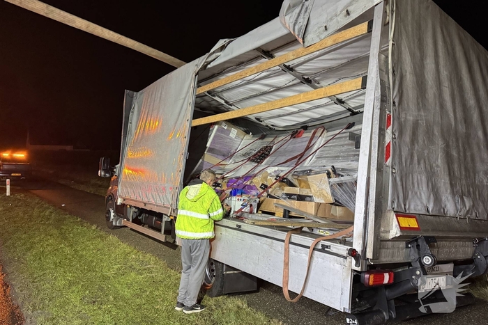 Lading omver in bakwagen