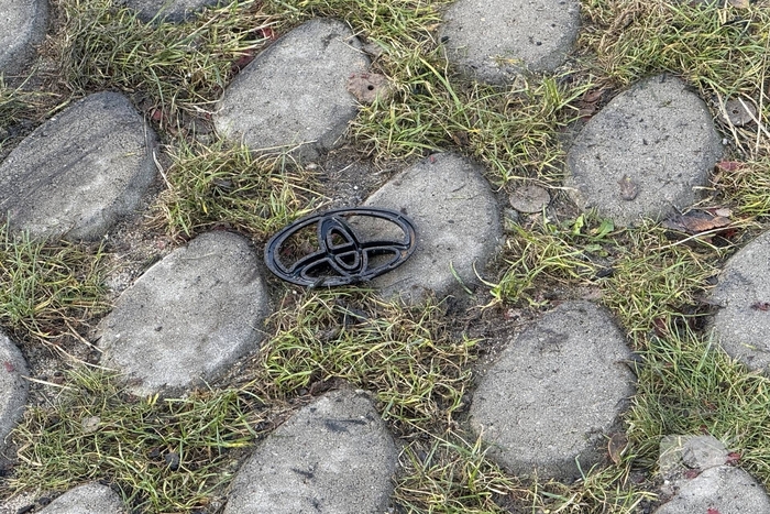 Autobrand zorgt voor aanzienlijke schade