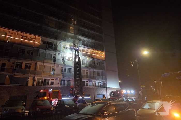 Brand in flatwoning vroeg in de ochtend