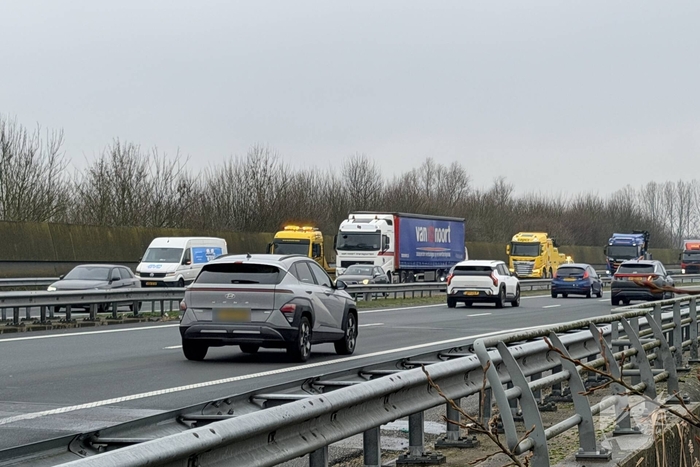 Botsing tussen bestelbussen zonder gewonden