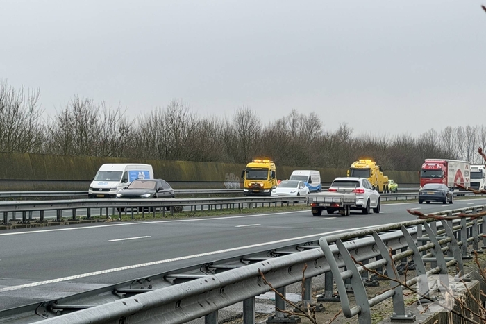 Botsing tussen bestelbussen zonder gewonden