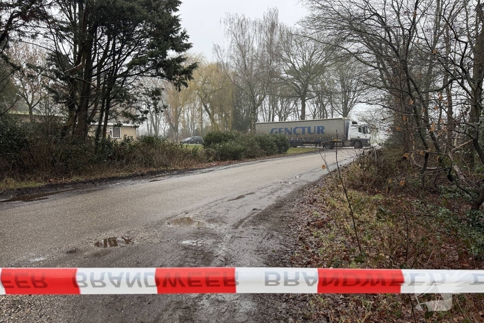 Vrachtwagen beschadigt gasstation en veroorzaakt gaslekkage