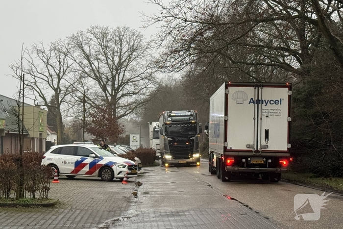 Vrachtwagen beschadigt gasstation en veroorzaakt gaslekkage