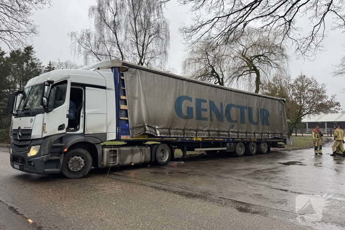 Vrachtwagen beschadigt gasstation en veroorzaakt gaslekkage