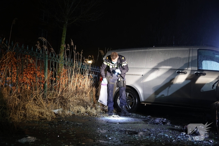 Auto in vlammen opgegaan met vermoedelijke brandstichting