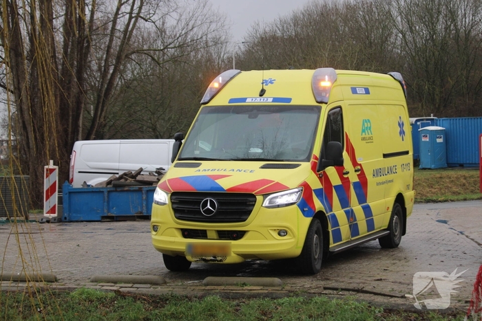 Automobiliste ziet scooterrijder over het hoofd