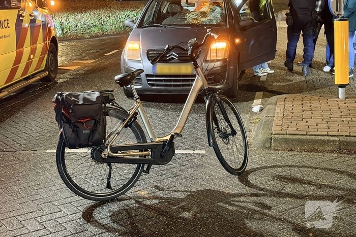 Fietser gewond na aanrijding met auto