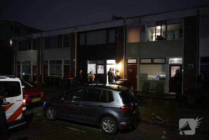 Team Parate Eenheid houdt persoon aan in woning