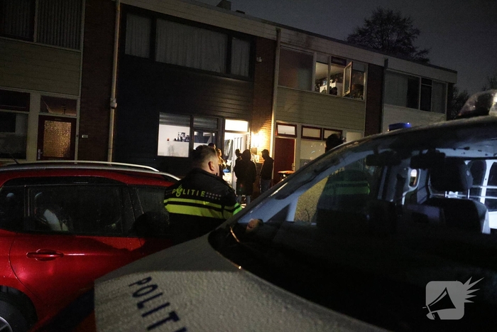 Team Parate Eenheid houdt persoon aan in woning