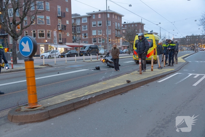 Gewonde bij aanrijding motorfiets en auto