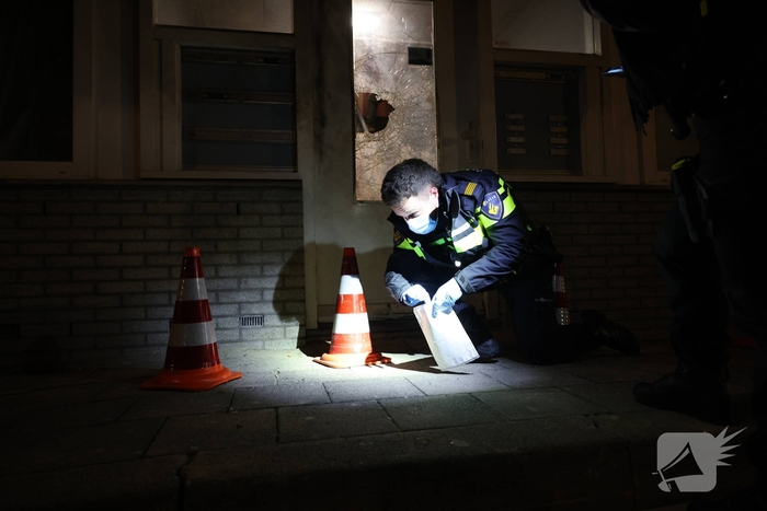 Explosie bij portiekwoning veroorzaakt aanzienlijke schade