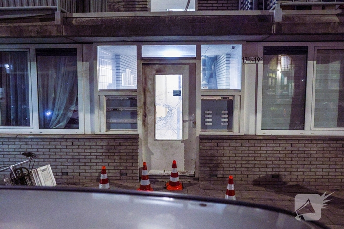 Explosie bij portiekwoning veroorzaakt aanzienlijke schade