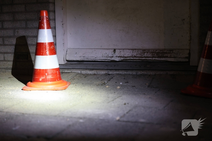 Explosie bij portiekwoning veroorzaakt aanzienlijke schade