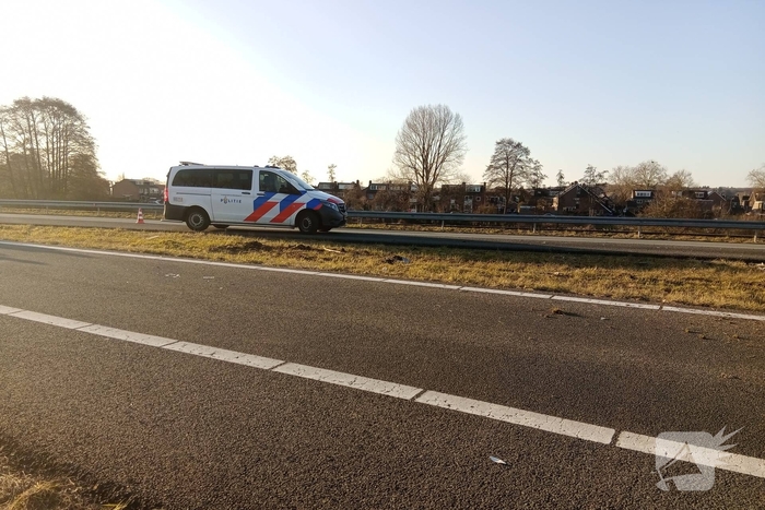 Automobilist verliest macht over het stuur en ramt een verkeersbord