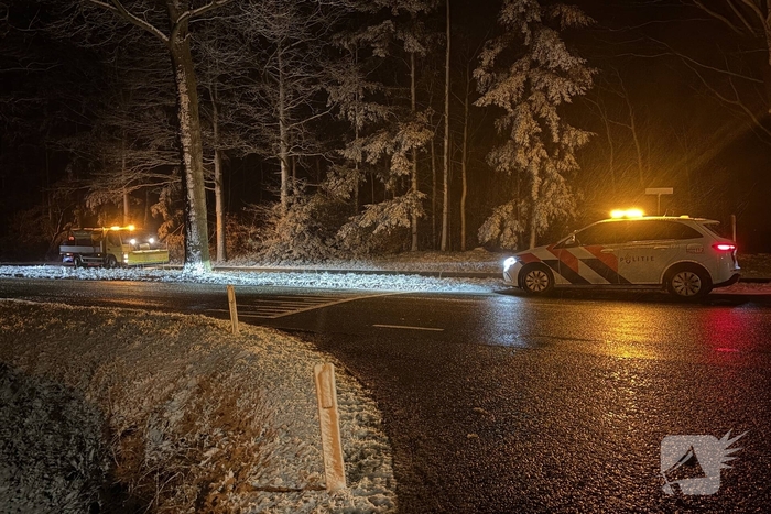 Fietser gewond door val op gladde weg