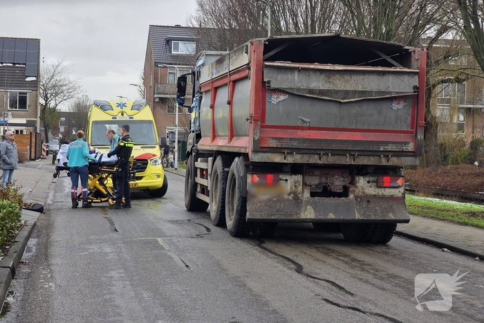 Fietser gewond bij aanrijding met vrachtwagen