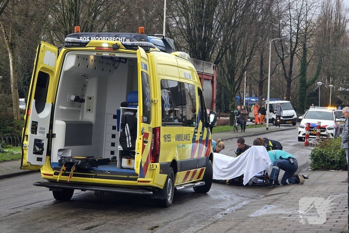 Fietser gewond bij aanrijding met vrachtwagen