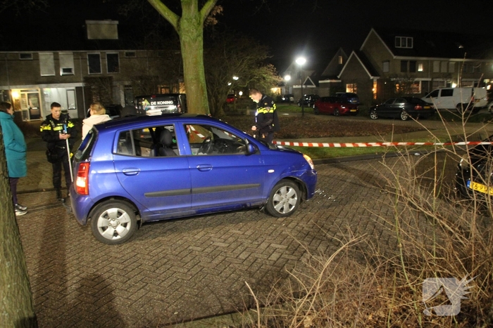 Auto op zijkant na ongeval