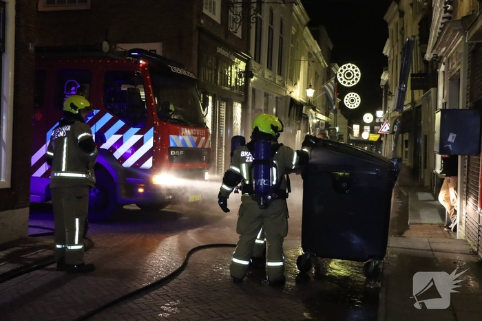 Brand in prullenbak en container