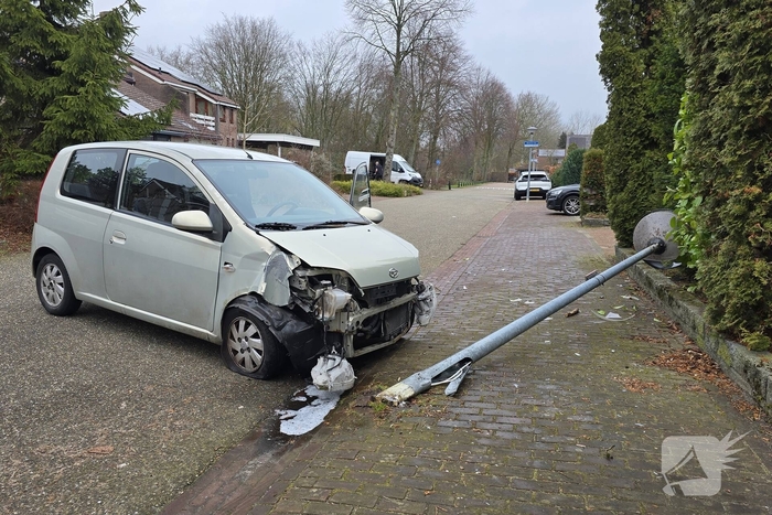 Aanrijding tussen twee automobilisten zonder gewonden