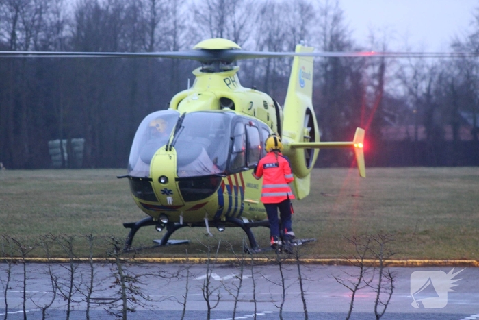 Traumahelikopter landt voor noodsituatie in ziekenhuis
