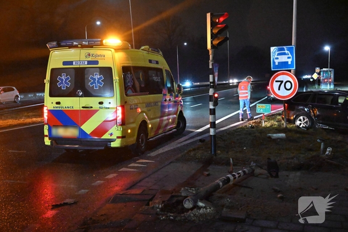 Verkeerslicht omver na aanrijding