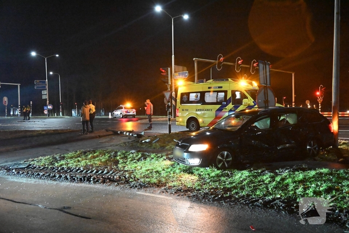 Verkeerslicht omver na aanrijding
