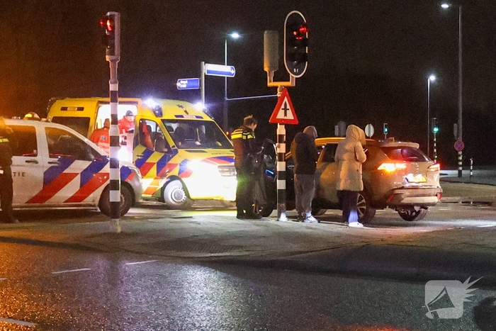 Ongeval met letsel door aanrijding bij stoplicht